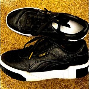 PUMA Women’s Cali Black/White Leather Sneakers Sz 8.5 Preowned